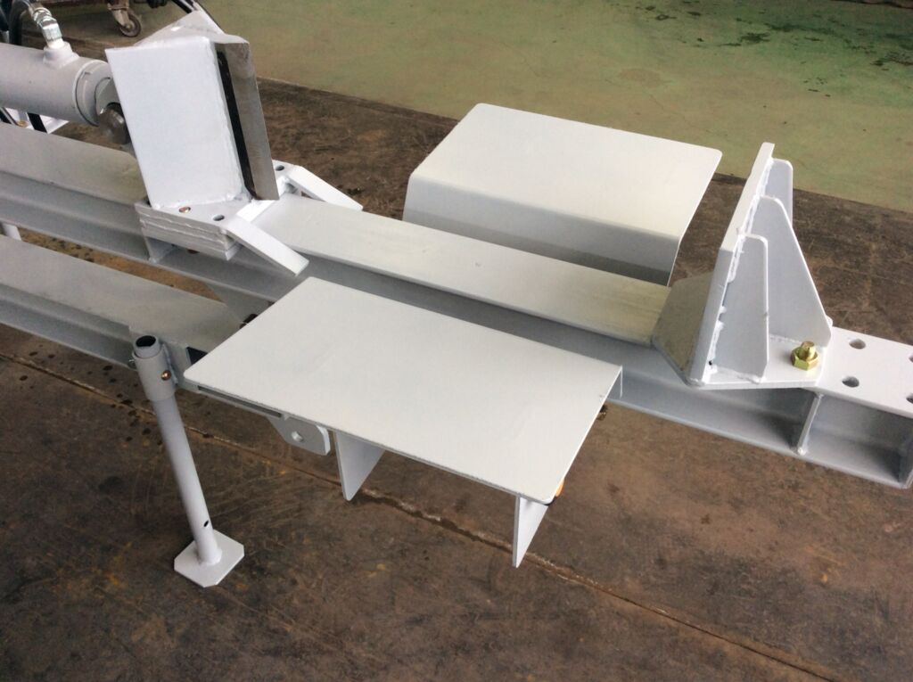 マウント薪割り機